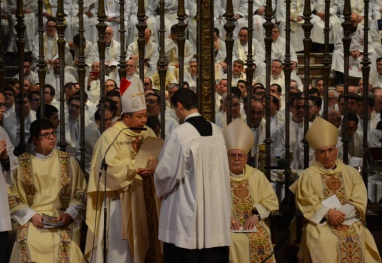 El nuncio llama a los obispos españoles a “una relación directa y fructífera con todos”