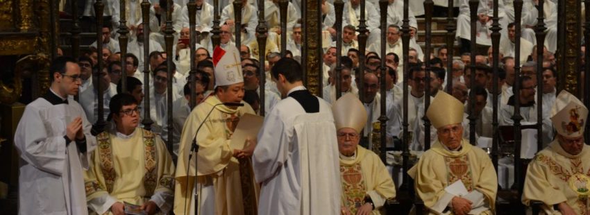 El nuncio llama a los obispos españoles a “una relación directa y fructífera con todos”