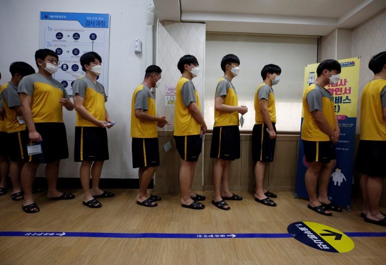 El Vaticano manda más de 600.000 mascarillas a China para ayudar a prevenir el contagio del