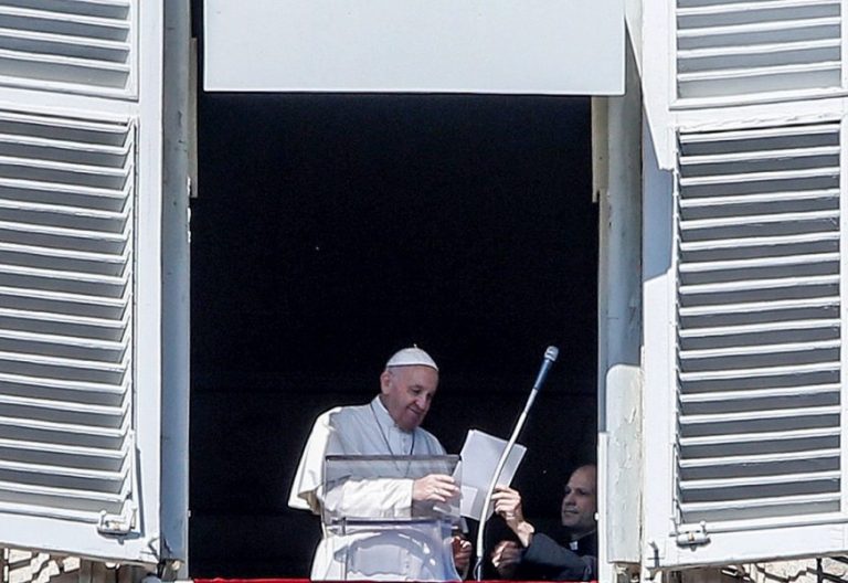 Francisco recomienda vivir “la ley del corazón” para evitar “las habladurías y las