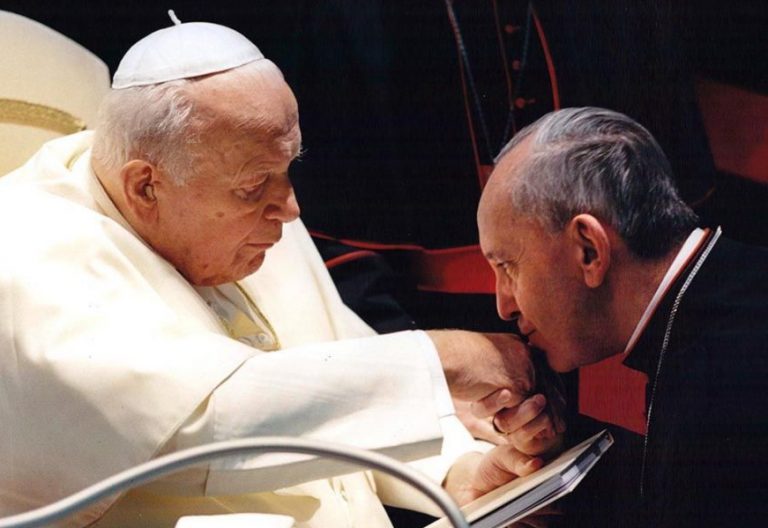 Juan Pablo II y Francisco