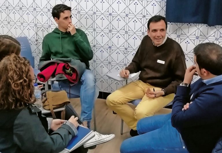Encuentro jóvenes en Valencia con Enrique Lluc