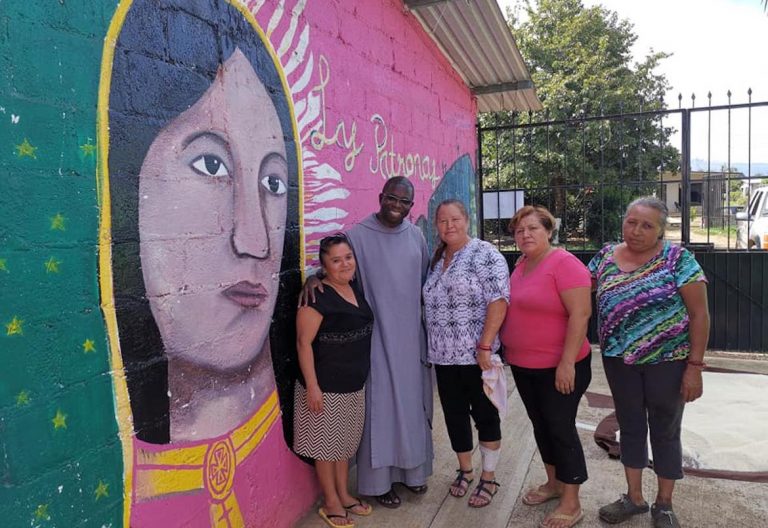 Las Patronas cumplen 25 años de servir a los migrantes