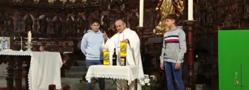 Así es el salesiano mago: por los jóvenes… hasta convertir el agua en vino