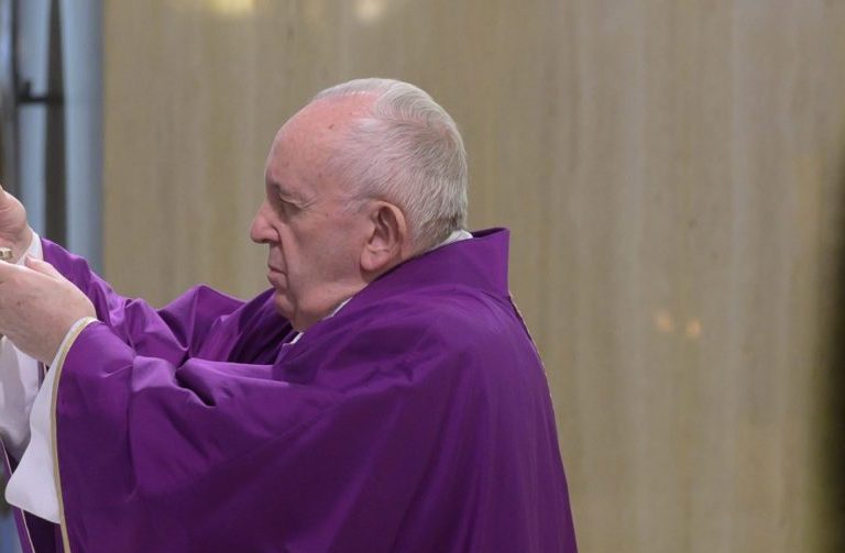 El Papa alerta de caer en la indignación y la violencia durante la cuarentena del coronavirus