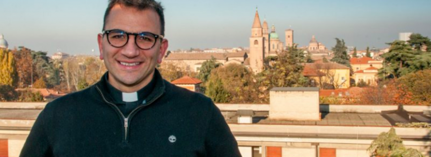 El cura italiano que vuelve a la medicina para curar a enfermos de coronavirus: “Mi altar será