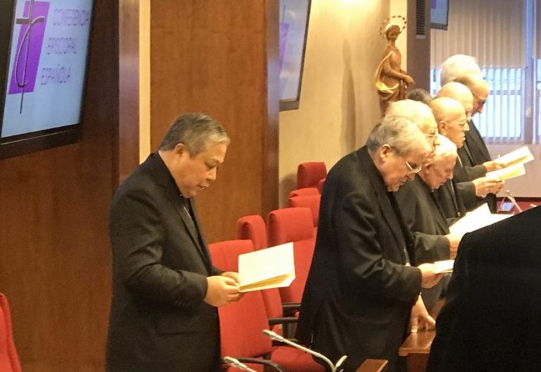 El nuncio Auza: “En la sociedad no buscamos privilegios, pero tampoco aceptamos discriminación”