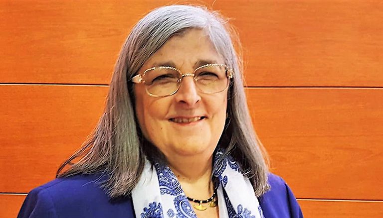 Nieves Tapia: “Construir la aldea educativa global implica superar los muros”