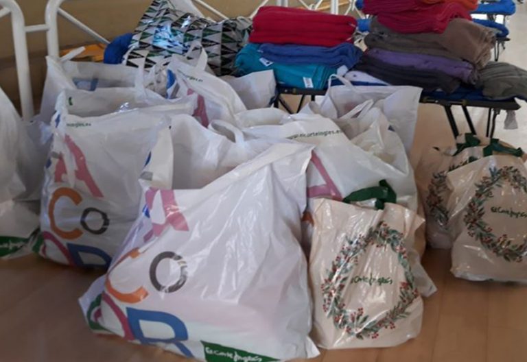 Cáritas Badajoz recibe material de El Corte Inglés para equipar un espacio para personas sin