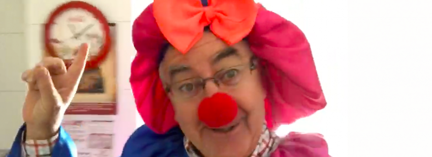 José Moreno, el cura payaso que hace más amena la cuarentena del coronavirus a los niños