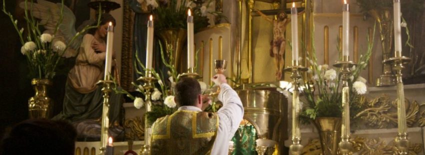 Doctrina de la Fe actualiza la liturgia de la misa de espaldas