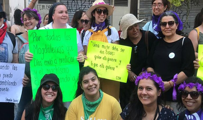 Mujeres-Iglesia presentes en la histórica manifestación de mujeres en Chile
