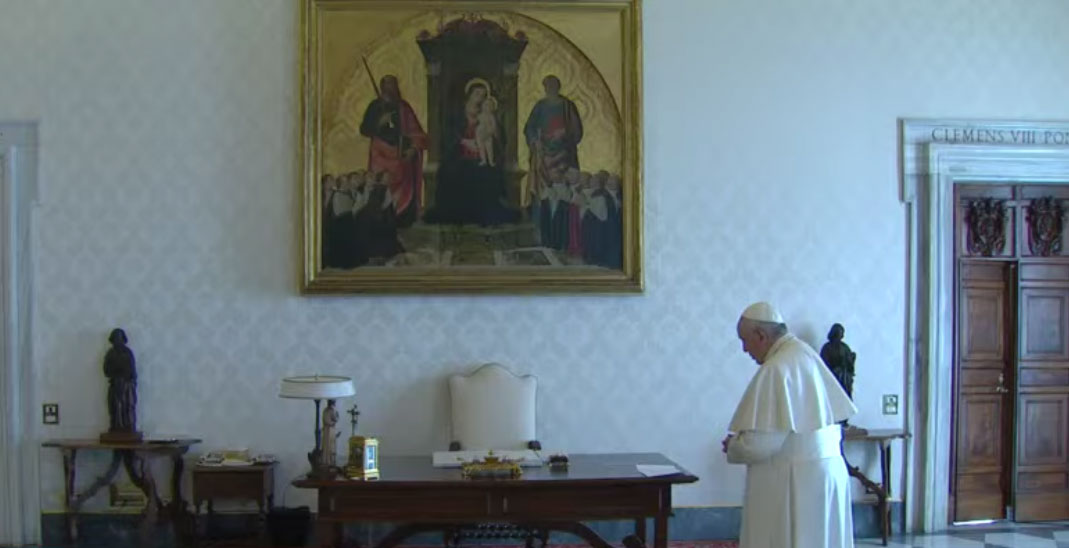 El papa Francisco reza el Padre Nuestro y pide a Dios “misericordia por la  humanidad puesta a prueba por el coronavirus”