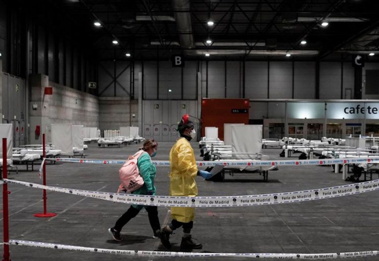 personal-sanitario-coronavirus-ifema-recinto-ferial-madrid
