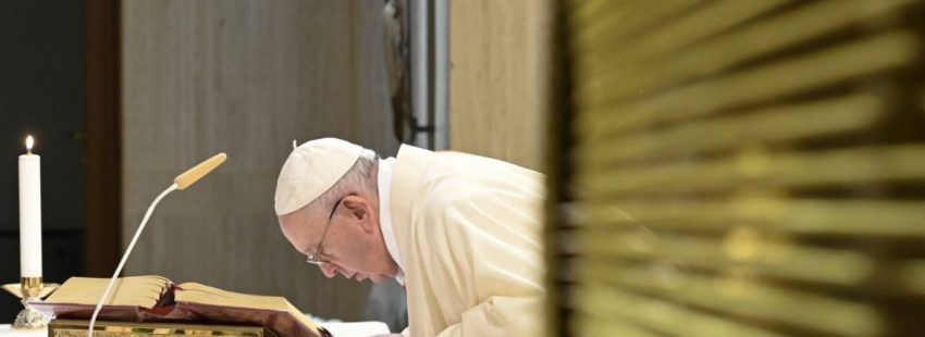 El papa Francisco denuncia que hay “familias que ya tienen hambre por la pandemia social” del