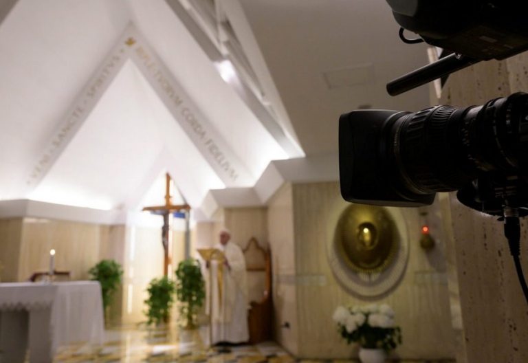 El Papa, a los políticos: “Buscad juntos el bien del país y no el del partido ante el