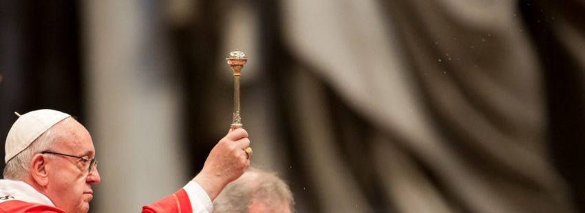 Francisco relega el título de ‘vicario de Cristo’ y el cardenal Müller le acusa de cometer