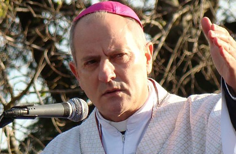 La Agencia de Inteligencia de Argentina espiaba presuntamente las conversaciones del obispo Lugones