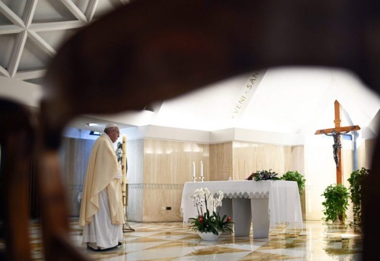 El Papa reivindica la memoria de “los fallecidos anónimos” de la pandemia del coronavirus