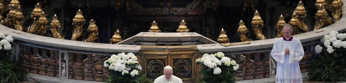 Pope Francis leads Easter Sunday mass behind closed doors