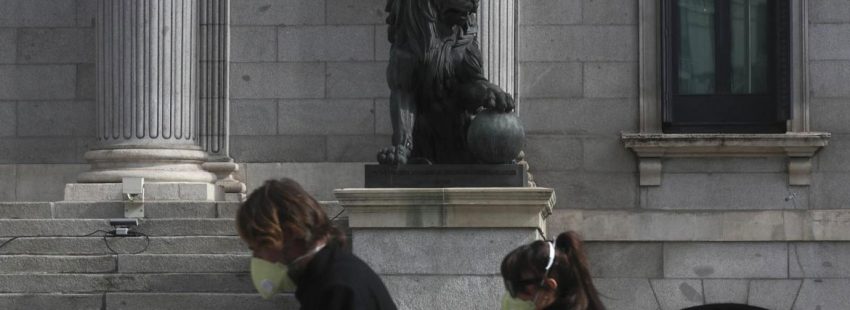 coronavirus-gente-congreso-de-los-diputados-mascarillas
