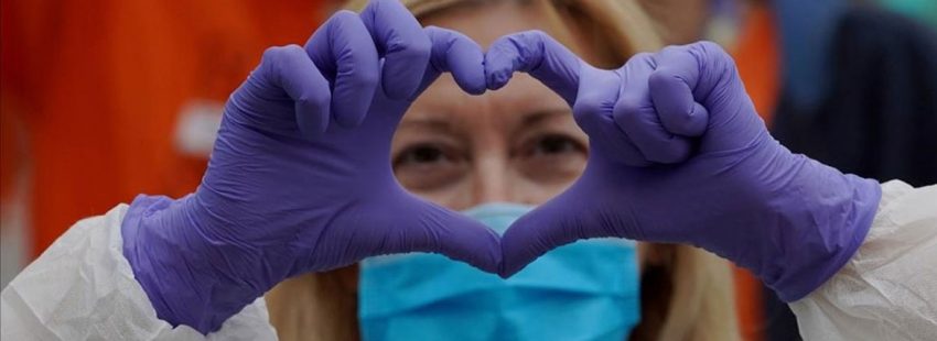 coronavirus-sanitarios-solidaridad-corazon