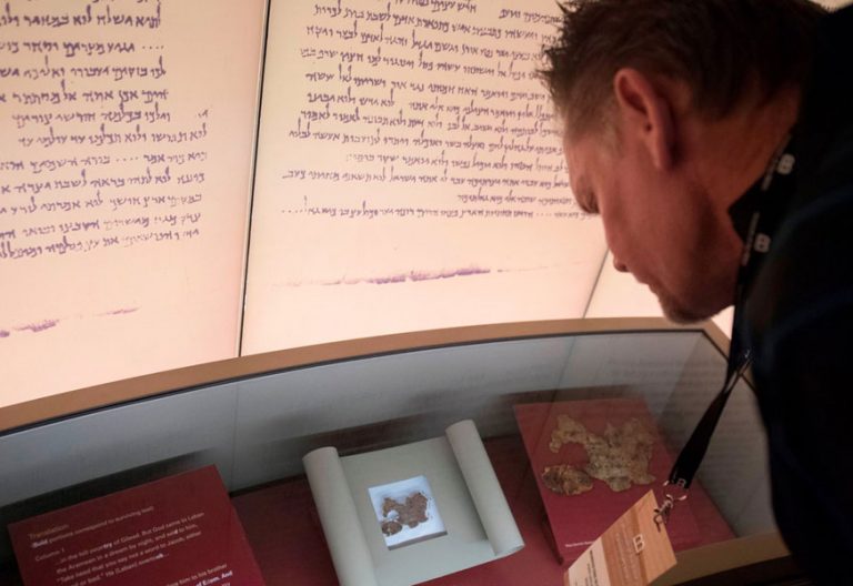 museo-de-la-biblia-washington-papiros