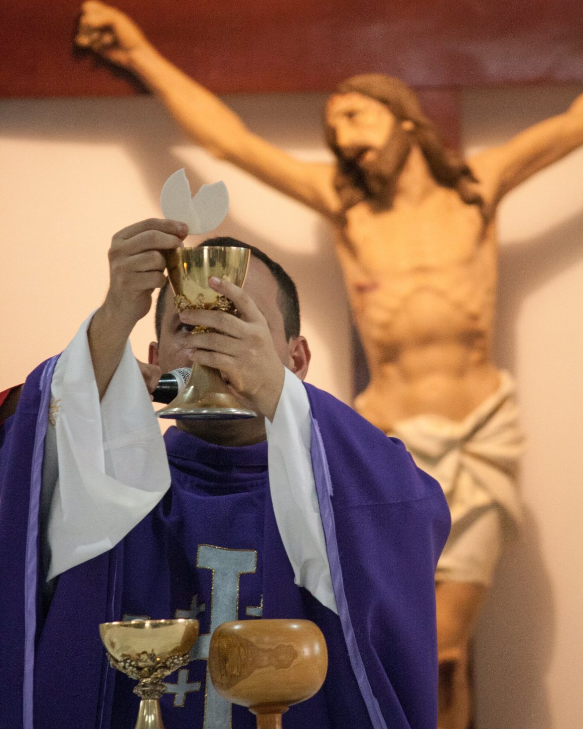 Sacerdote Eucaristia