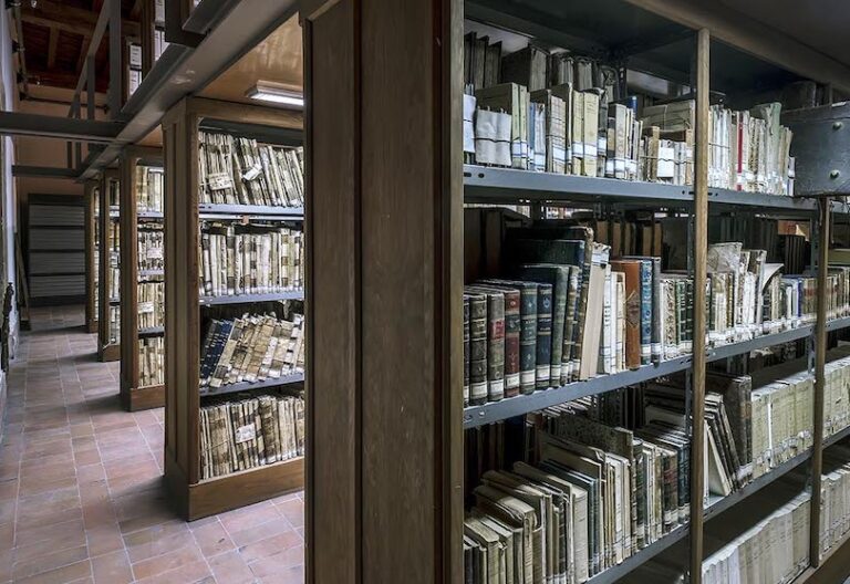 El archivo de la Catedral de Segovia está de aniversario: 900 años recogiendo la historia civil y