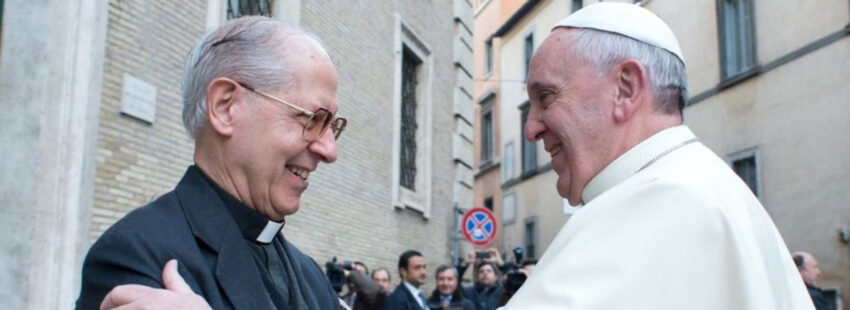 Adolfo Nicolás con el papa Francisco
