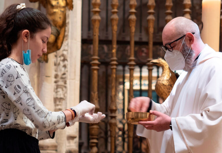 coronavirus, comunión