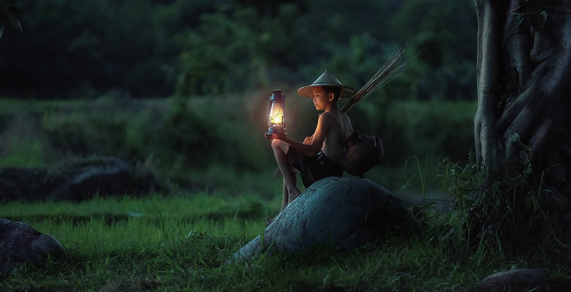 Luz Noche Joven Asia