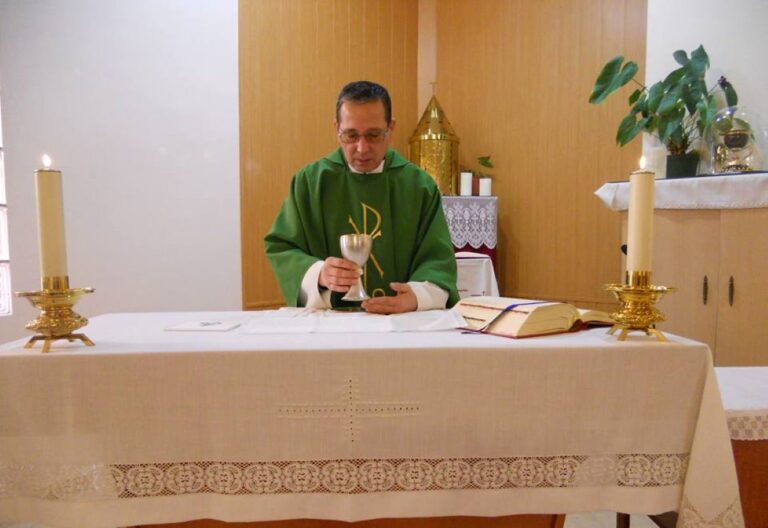 Así será la impartición de los sacramentos una vez superada la parte crítica de la emergencia