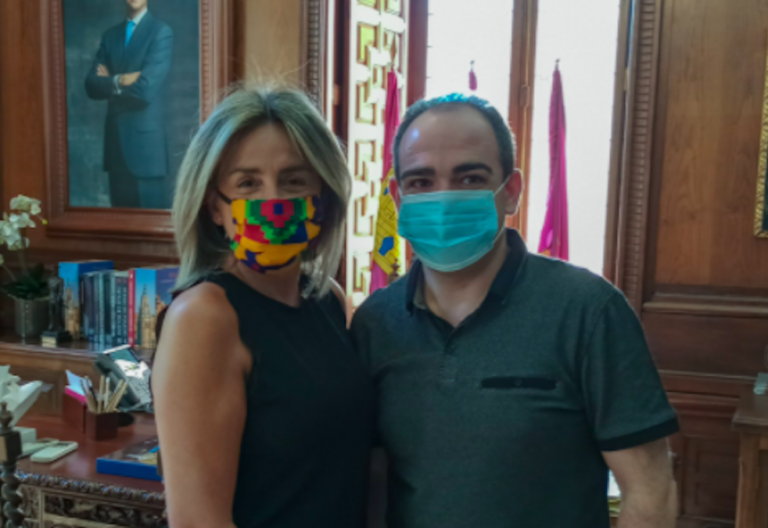 La alcaldesa socialista de Toledo llama a ayudar al Fondo Covid-19 para los misioneros