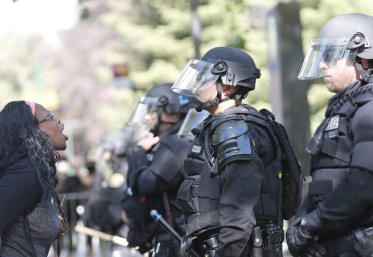 El presidente de los obispos de EE UU: “Las legítimas protestas por Floyd no pueden ser