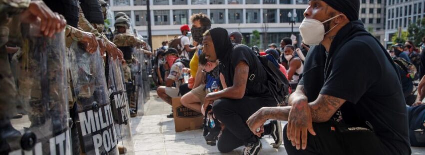 Varios manifestantes en Washington contra el asesinato de George Floyd. EFE