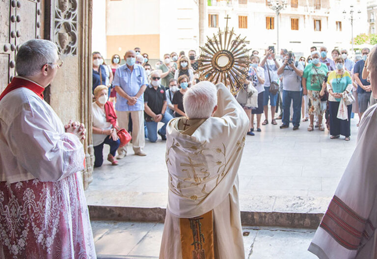El cardenal Cañizares, en el Corpus: “No podemos permitir que se nos impida celebrar la