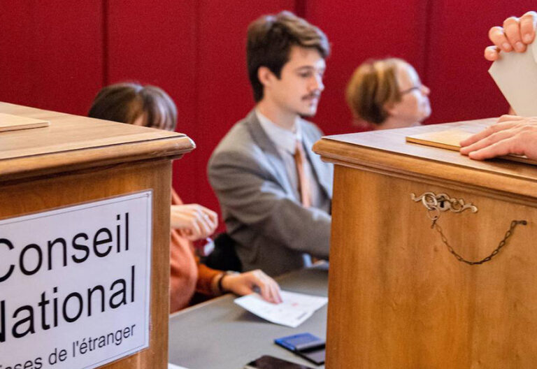 Los votantes del partido que gobierna en Suiza votan a favor de eliminar la palabra ‘cristiano’