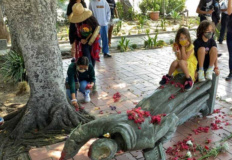 Derriban otra estatua de san Junípero Serra en Estados Unidos