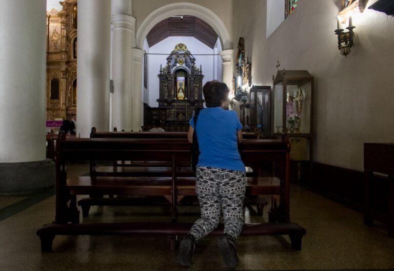 La Iglesia venezolana presenta protocolo para la apertura de los templos tras flexibilización de