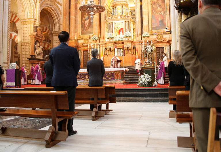 El obispo de Córdoba reclama a los políticos “ser más solidarios para que nadie se quede sin