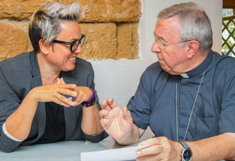 Sebastià Taltavull, obispo de Mallorca, se reúne con la concejala de Podemos en Palma Sonia Vivas