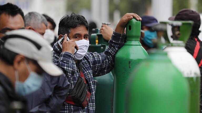 La Iglesia, empresarios y academia unidos para dar un respiro a Perú durante el coronavirus