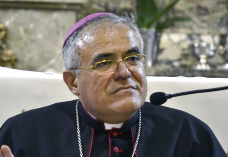 El obispo de Córdoba: “¿Por qué para honrar a las víctimas del Covid-19 tenemos que silenciar