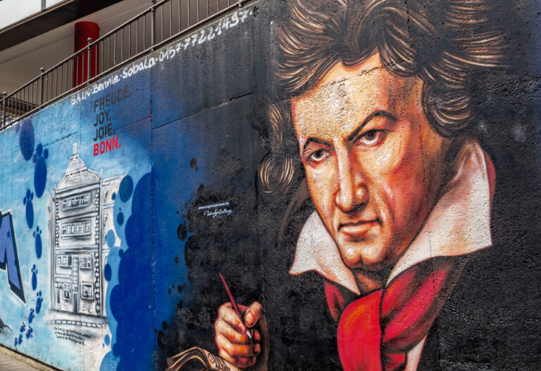 Ludwig van Beethoven en un muro de Bonn