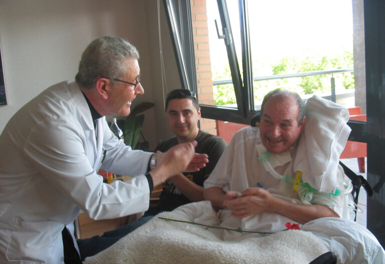 José Ruíz, capellán del Hospital Laguna