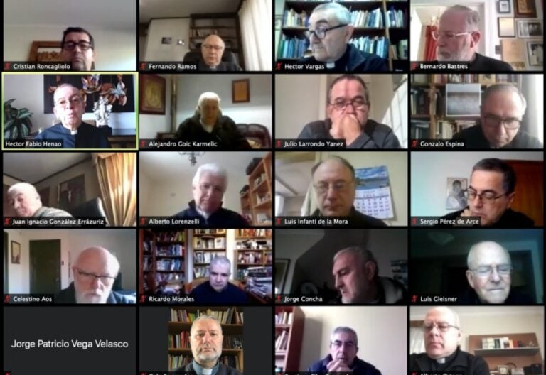 Obispos y administradores chilenos, en seminario formativo sobre su rol en una sociedad laicista