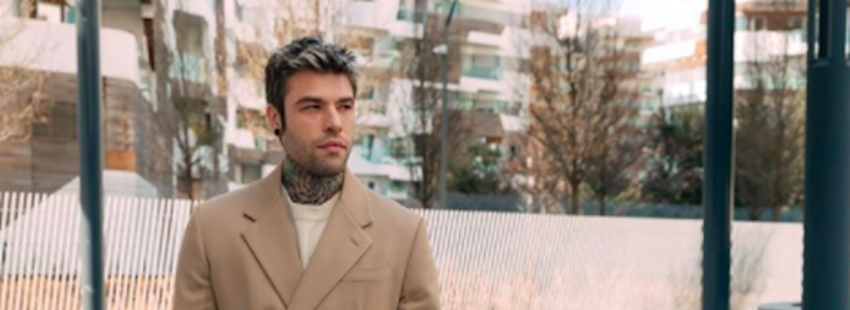 Un famoso rapero italiano acusa a los curas de pederastas, un sacerdote joven (y fan) responde y