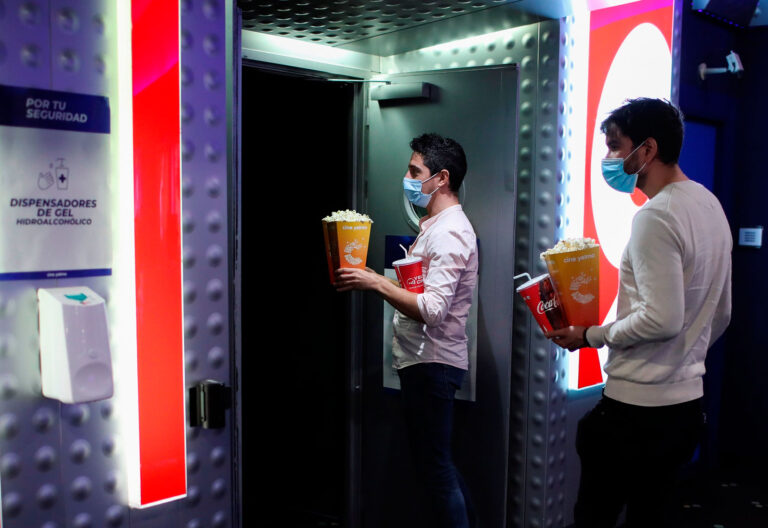 Ocio. Entrando al cine con palomitas