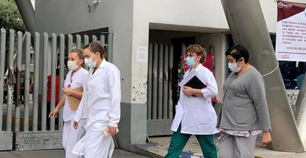 Asi_ve_la_pandemia_residente_medico_mexicano_en_hospital 